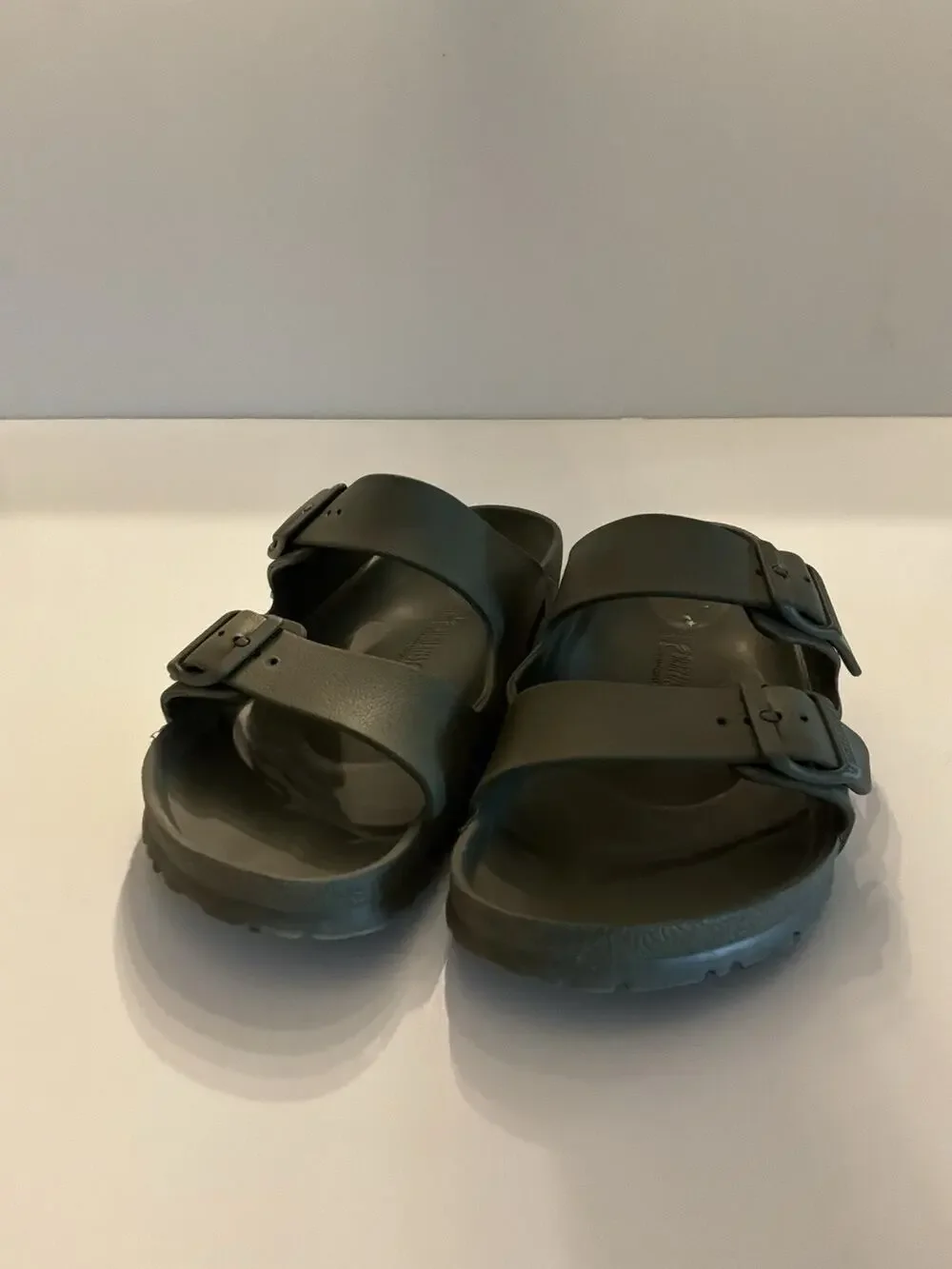 Men’s Birkenstock Arizona Sandals Size EU 43 10 US Olive Green